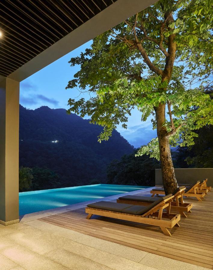 The Roseate Ganges Rishikesh Hotel Bagian luar foto